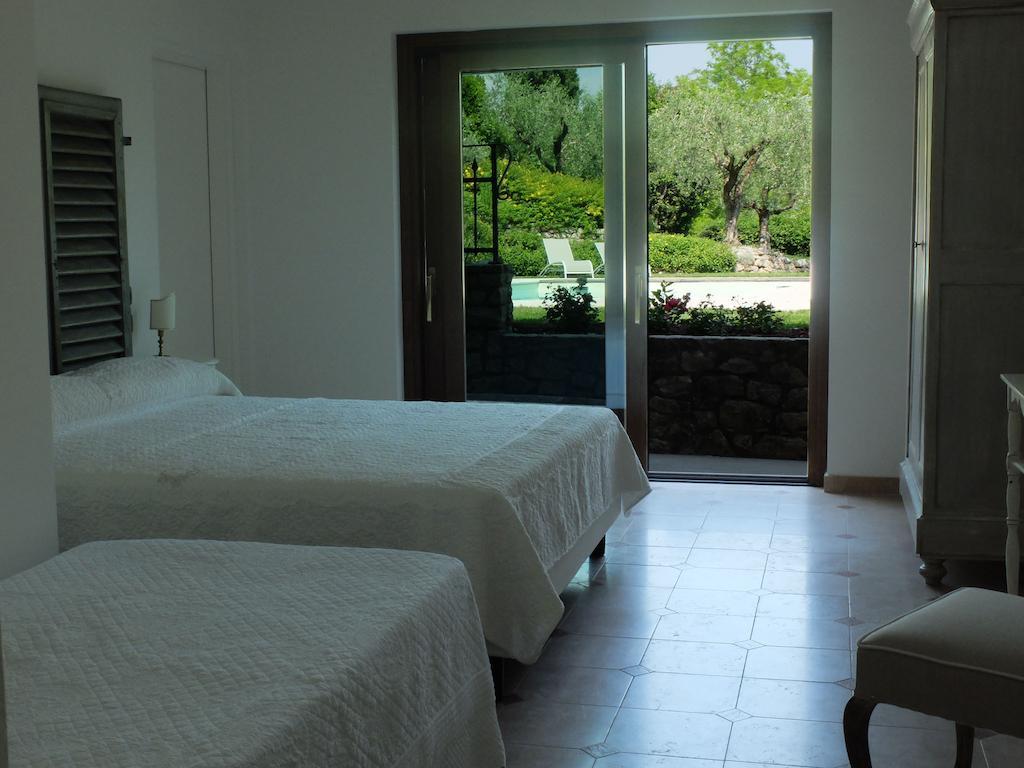 Garda&Golf Bed and Breakfast Caprino Veronese Værelse billede